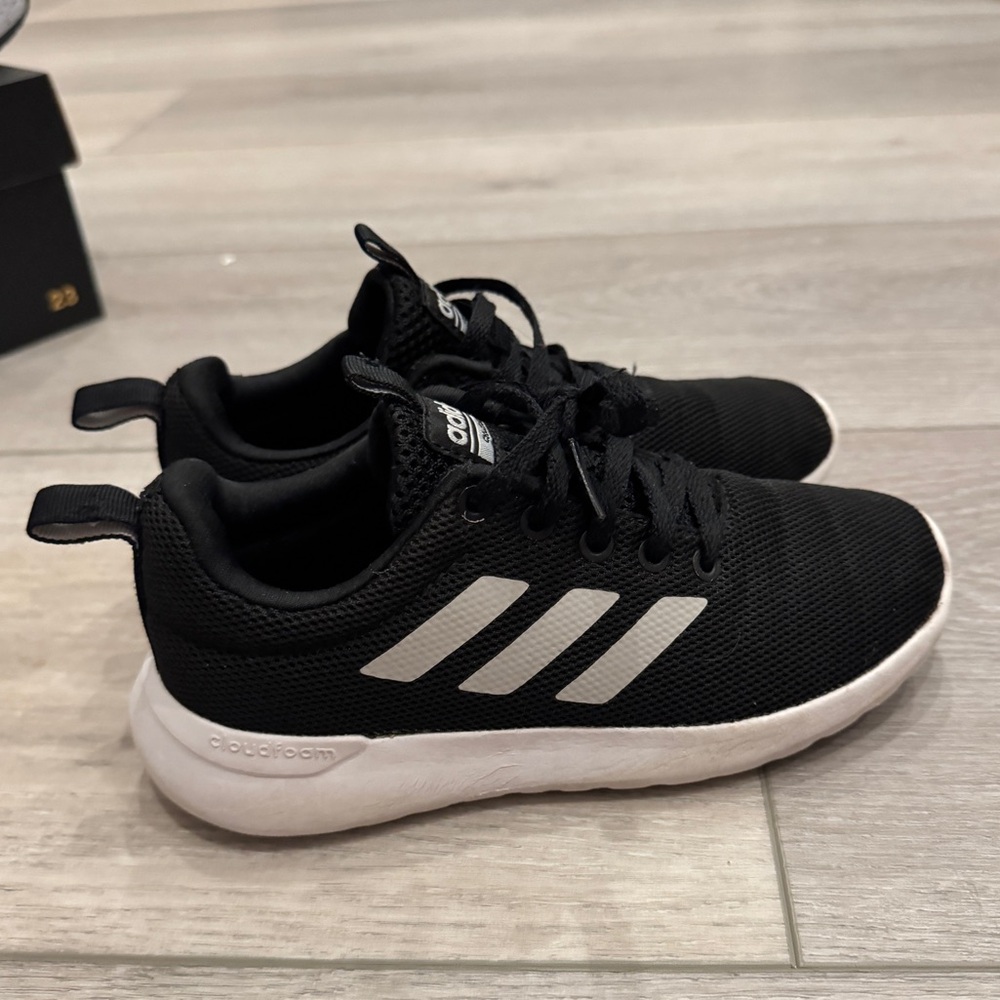 Used adidas sneakers size 13.5 toddler